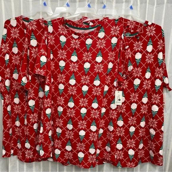 5 Pack Gnome Holiday Christmas Sleep Shirt Gown with pockets- Size 2X / 3X NWT - Picture 1 of 10